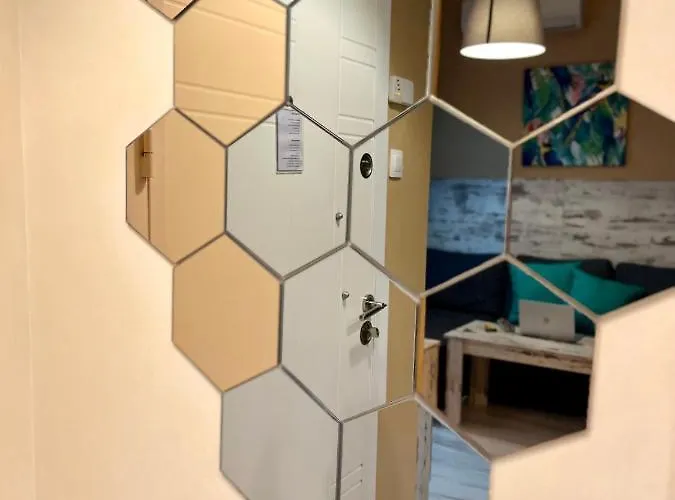 Апартамент Flower House 1 *