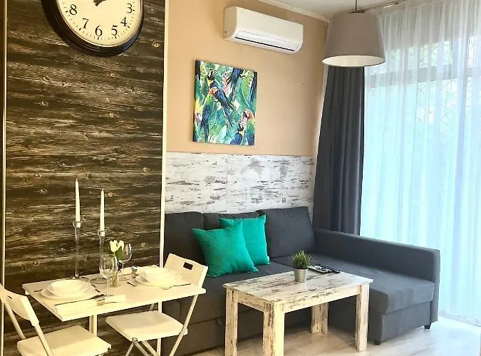 Апартамент Flower House 1 *